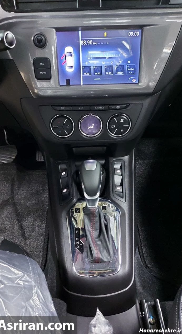 عکس داخل ماشین دنا