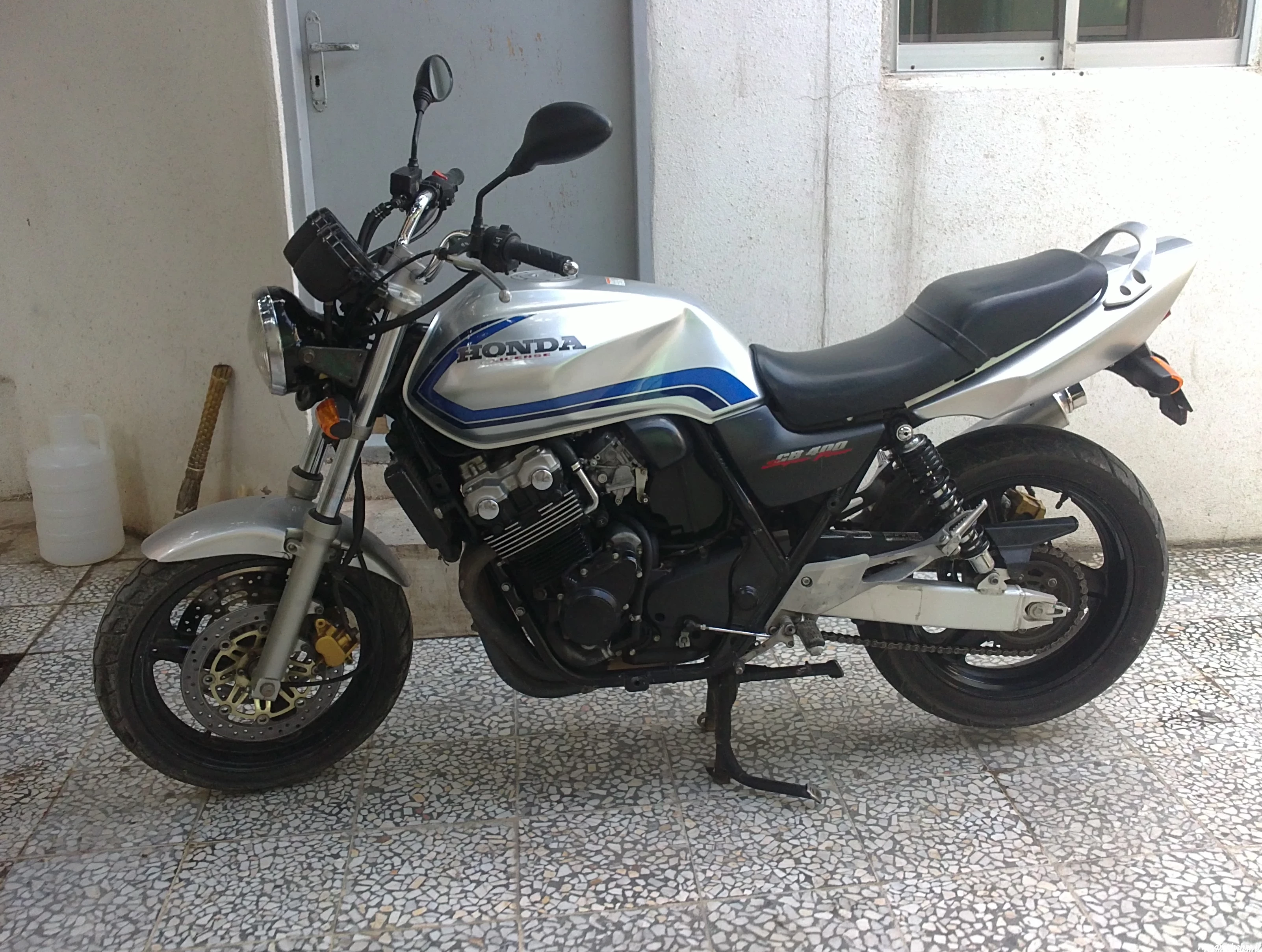 عکس سیبی ۱۳۰۰ برای پروفایل