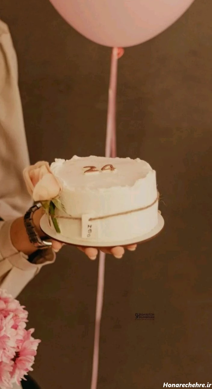 ژست عکس تولد بدون چهره در طبیعت