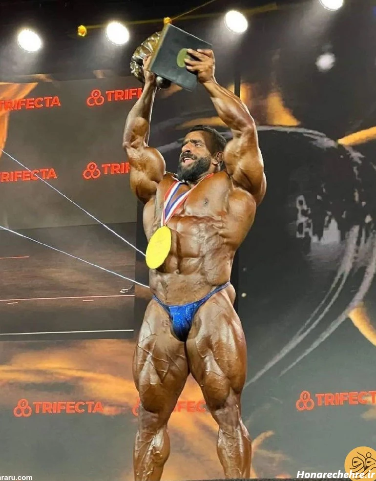 عکس هادی چوپان با آرنولد