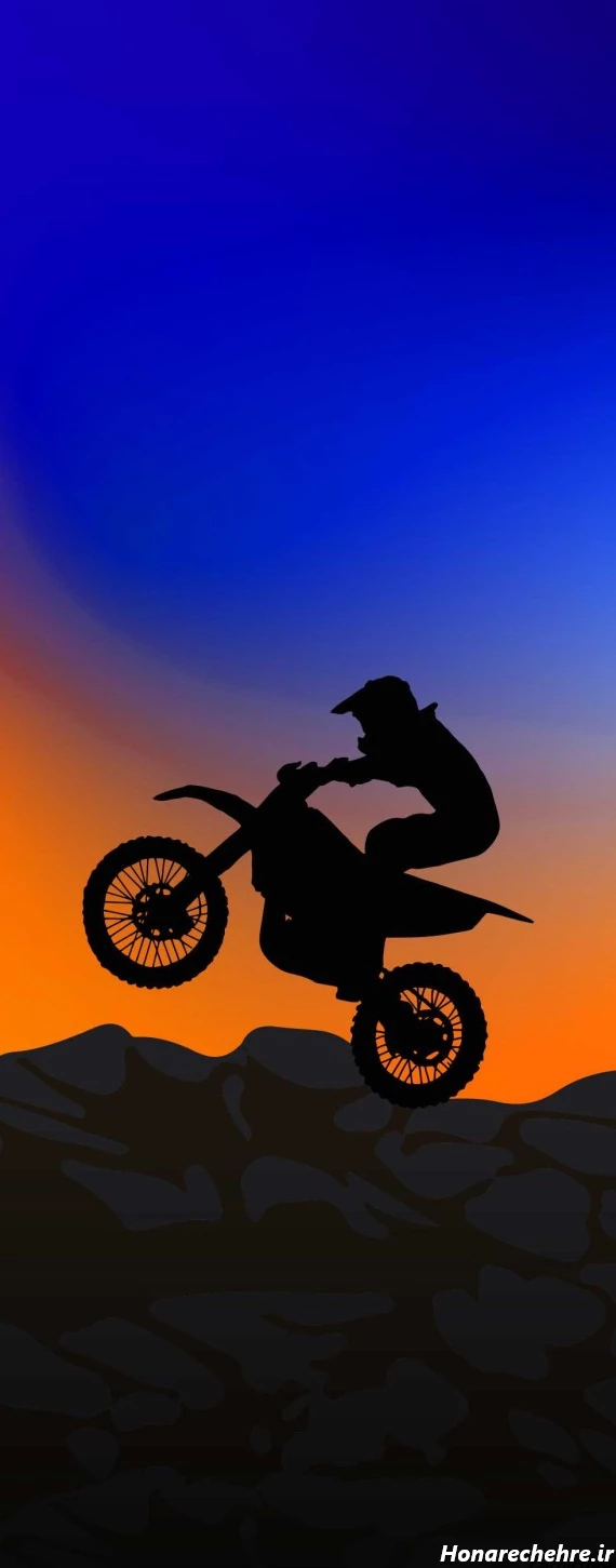 ژست عکس با موتور هوندا 125