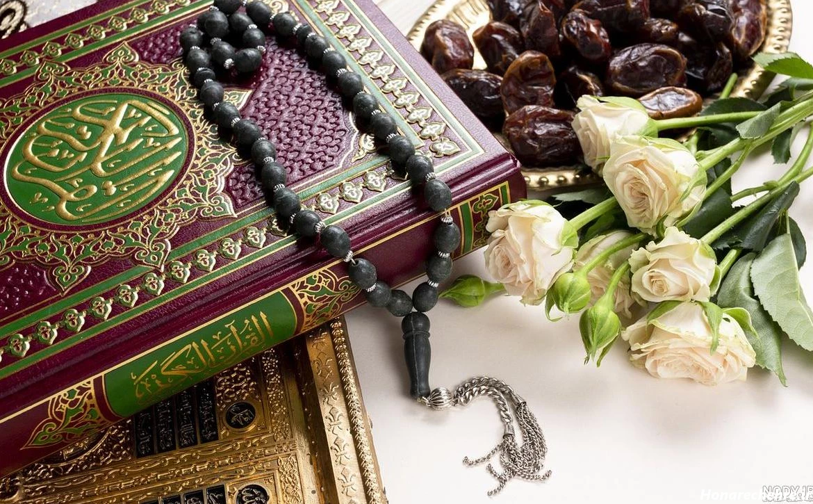دانلود عکس قرآن و گل - عکس نودی