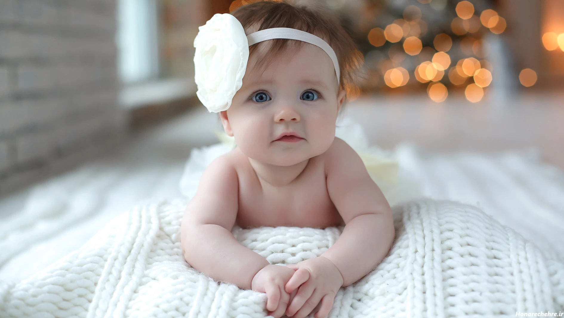 عکس دختر بچه چشم آبی