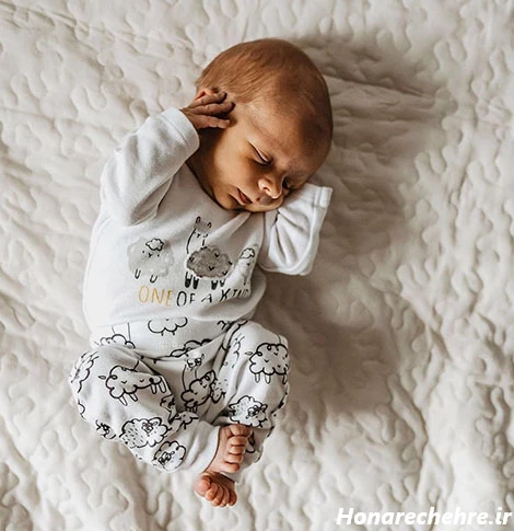 عکس دختر بچه چشم آبی