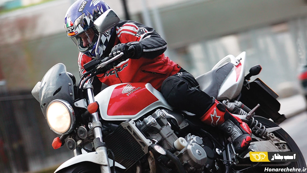 عکس سیبی ۱۳۰۰ برای پروفایل