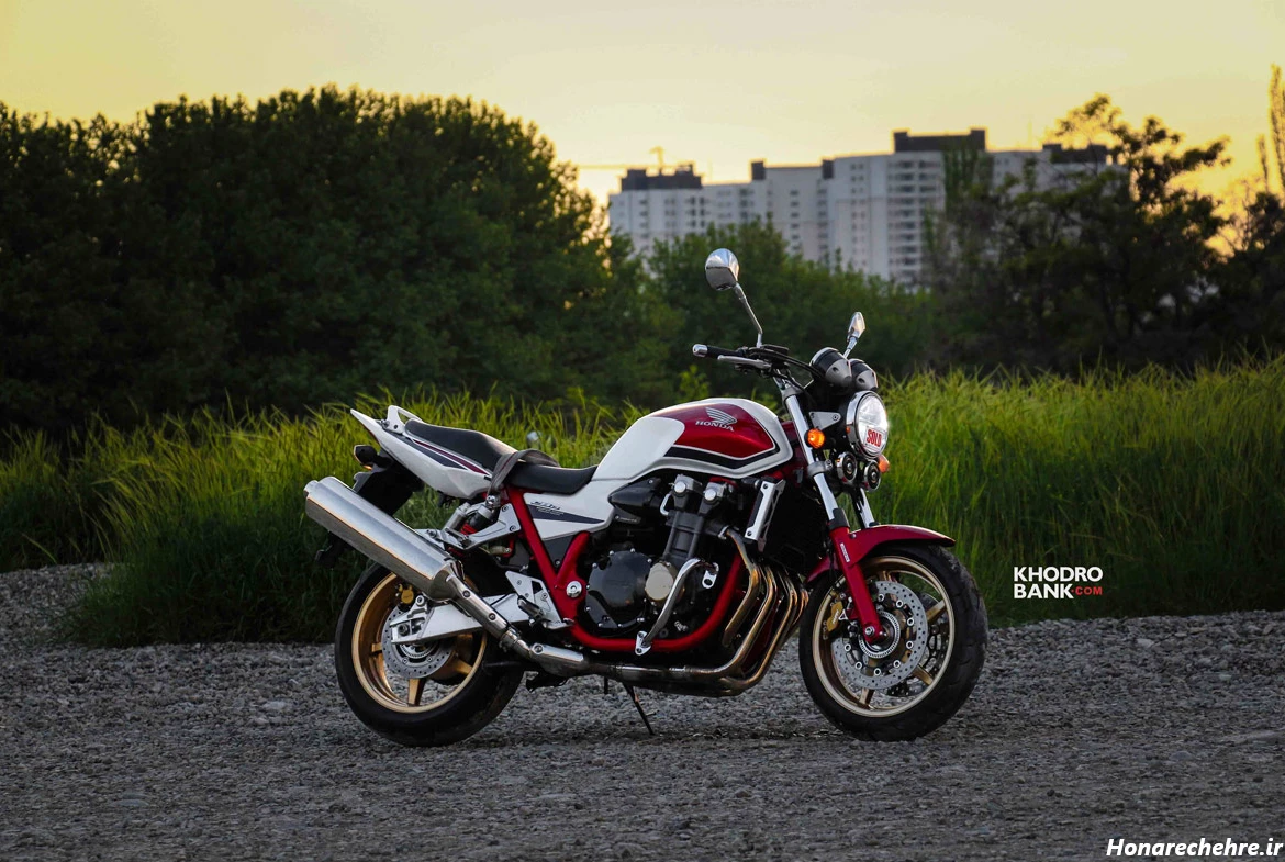 عکس موتور سی بی ۱۳۰۰ آبی