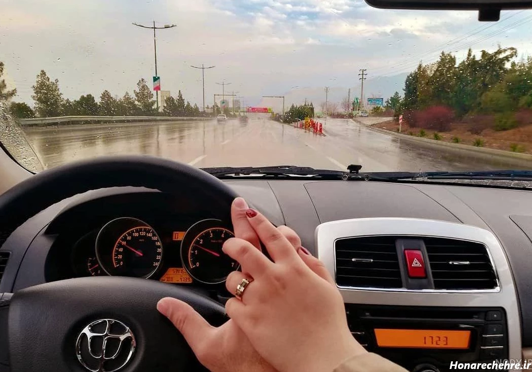 عکس دست دونفره تو ماشین پژو پارس