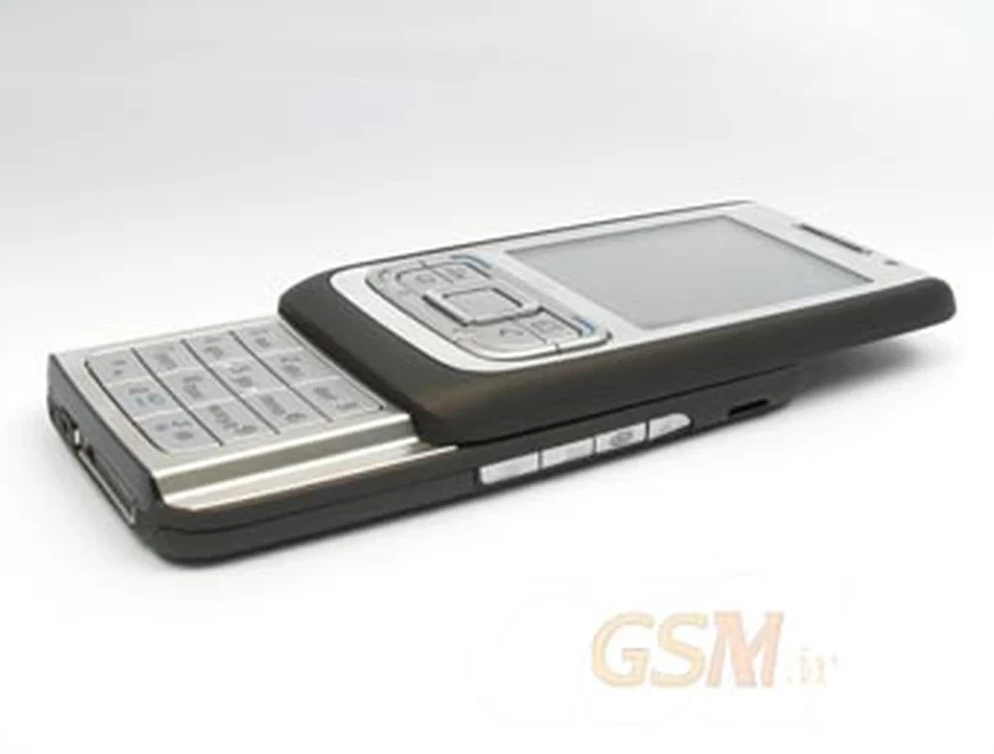بررسی تخصصی Nokia E65