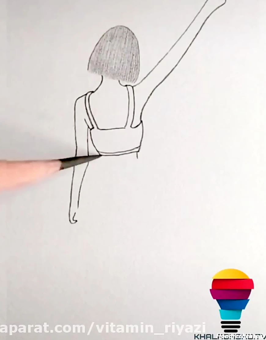 نقاشی سیاه قلم دختر از پشت