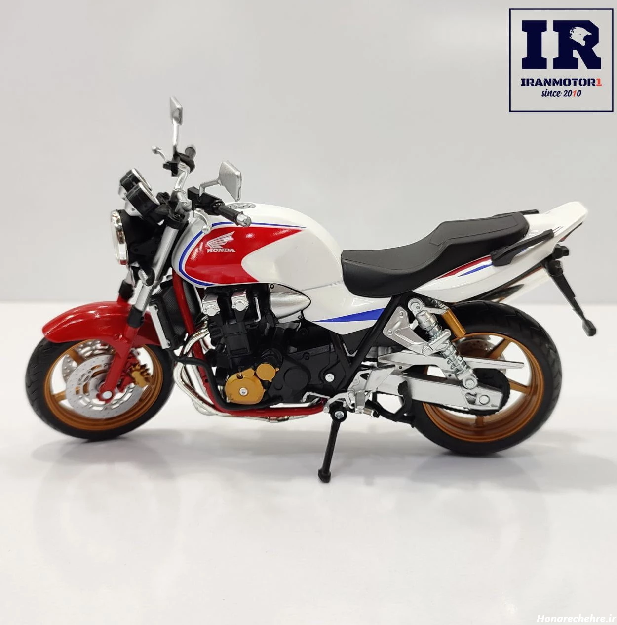 عکس موتور سی بی ۱۳۰۰ آبی