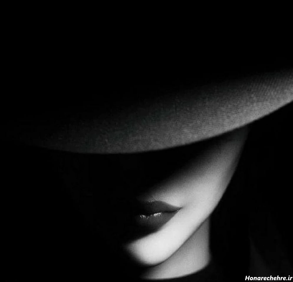 تصویر زمینه دخترانه شیک و باکلاس