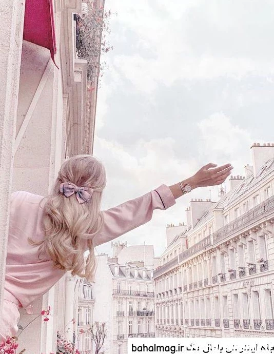 تصویر زمینه دخترانه شیک و باکلاس