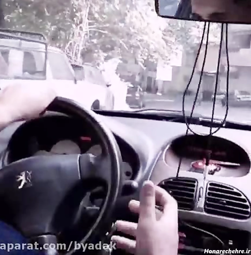 عکس دست دونفره تو ماشین پژو پارس