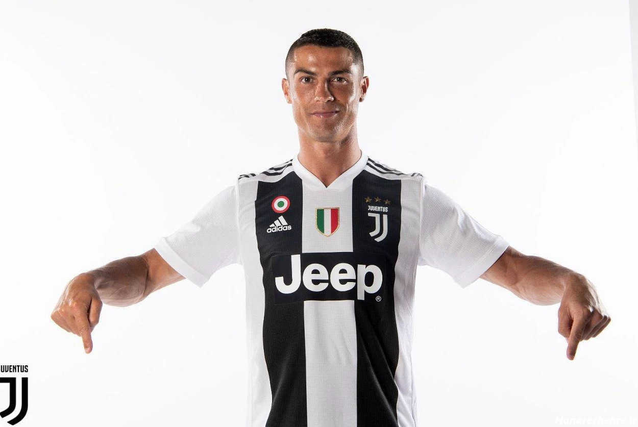 عکس رونالدو با جام لیگ ملت ها