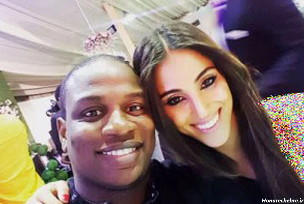 عکس سیاه پوست مرد خنده دار