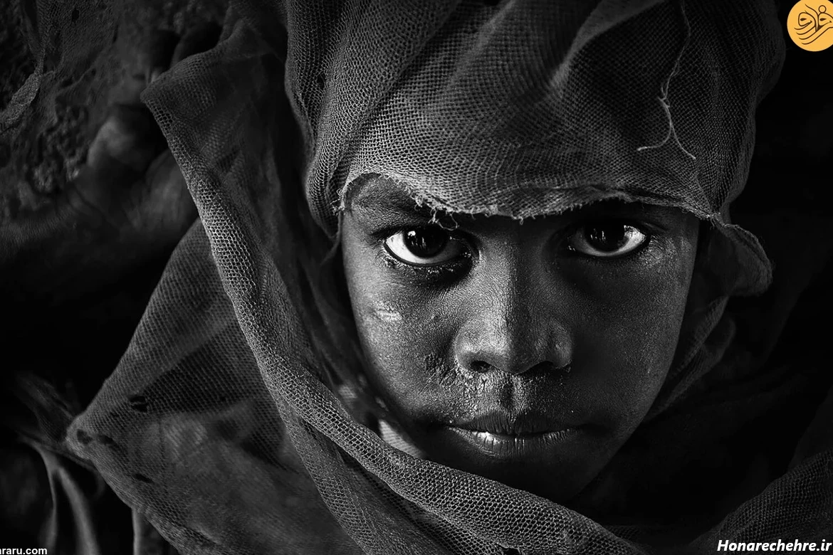 عکس سیاه پوست مرد خنده دار