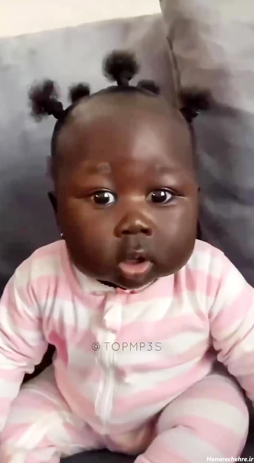 عکس سیاه پوست مرد خنده دار