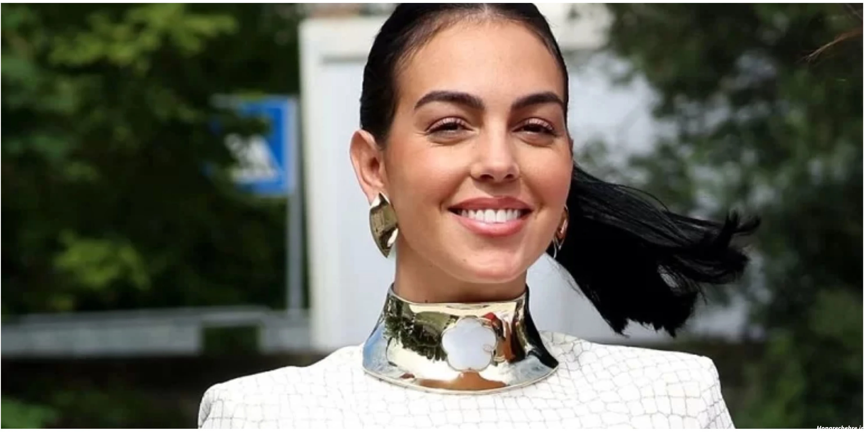 عکس بوسه رونالدو و همسرش در استخر