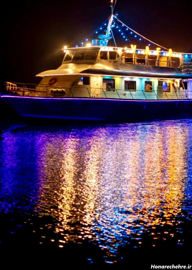 عکس قشم در شب