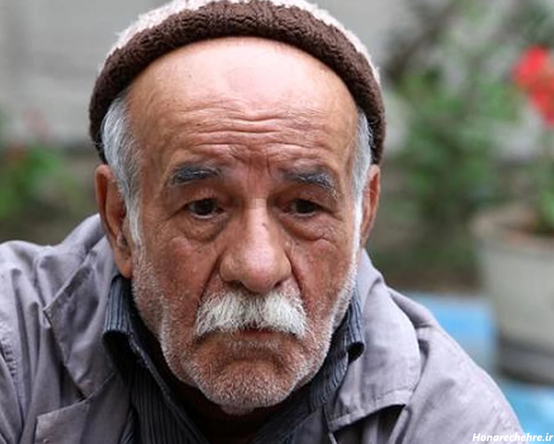 عکس پیر مرد با عصا