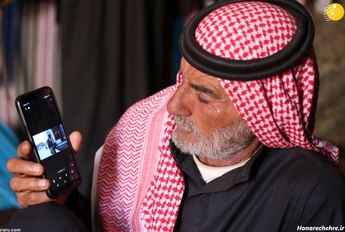 عکس پیر مرد با عصا