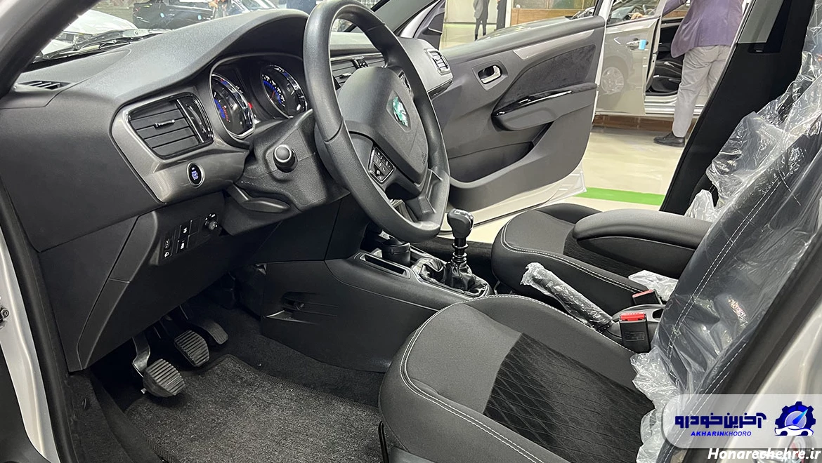 عکس داخل ماشین دنا