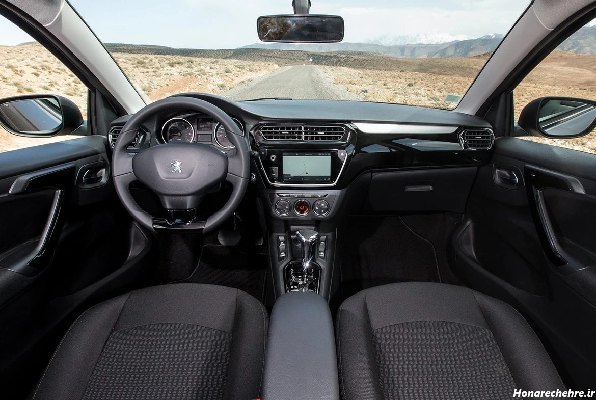 عکس داخل ماشین دنا