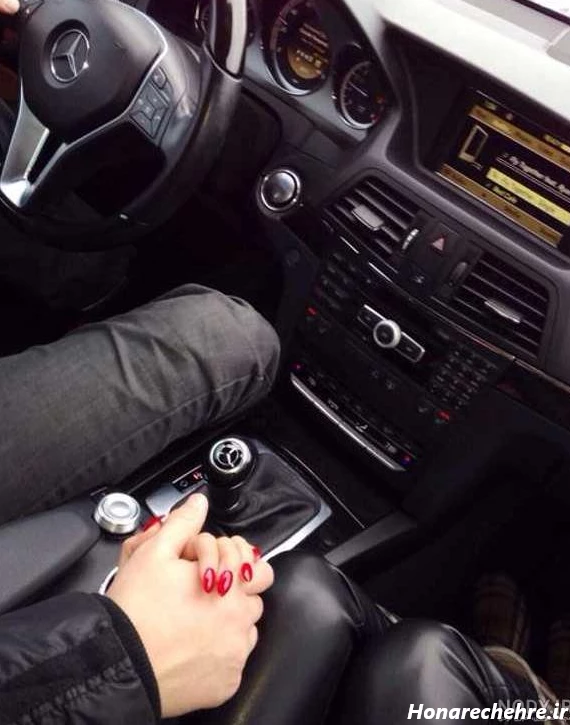 عکس دست دونفره تو ماشین پژو پارس