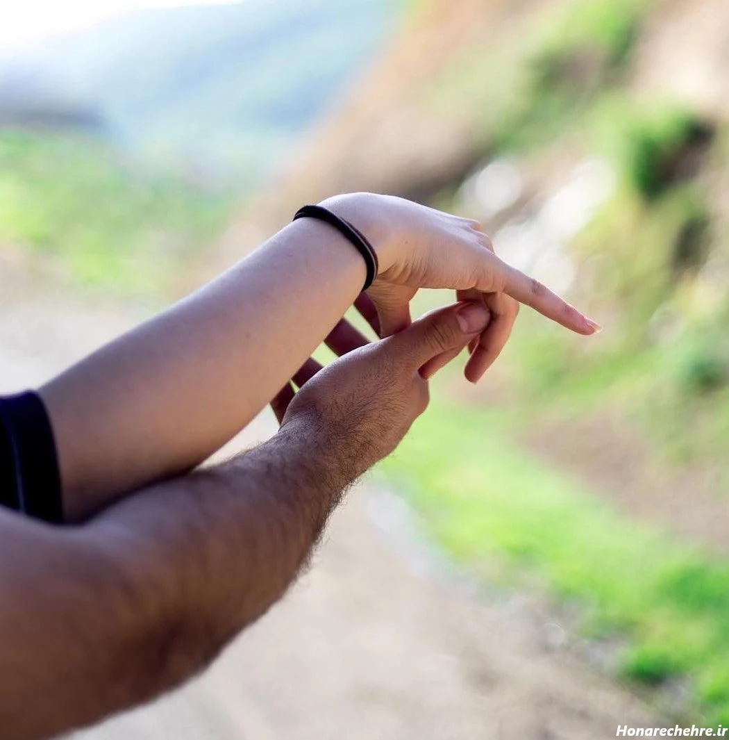 عکس دست دونفره تو ماشین پژو پارس