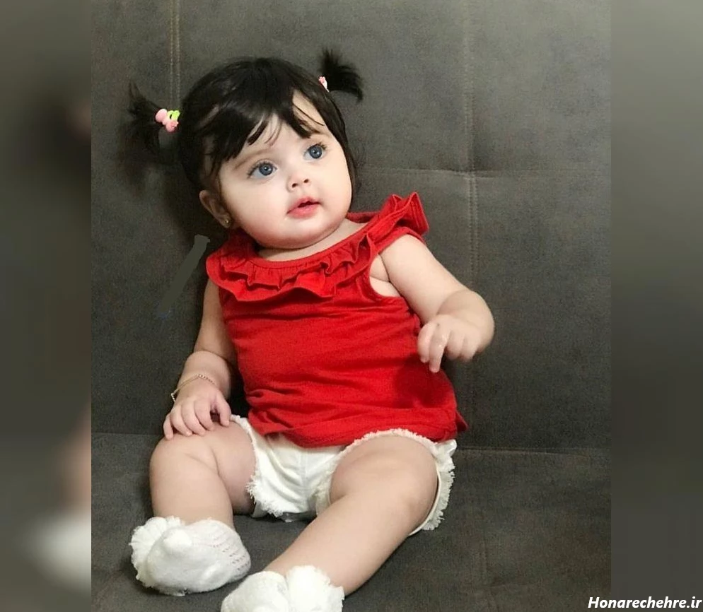 عکس دختر بچه چشم آبی