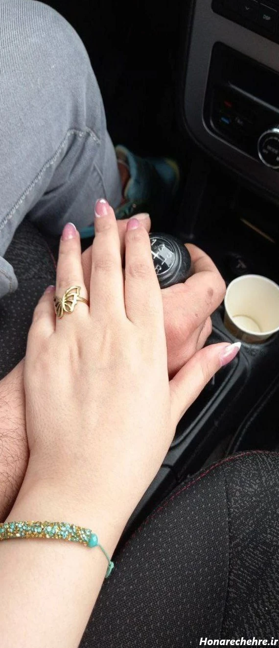 عکس دست دونفره تو ماشین پژو پارس