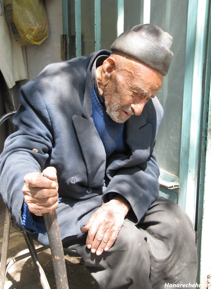 عکس پیرمرد برای پروفایل