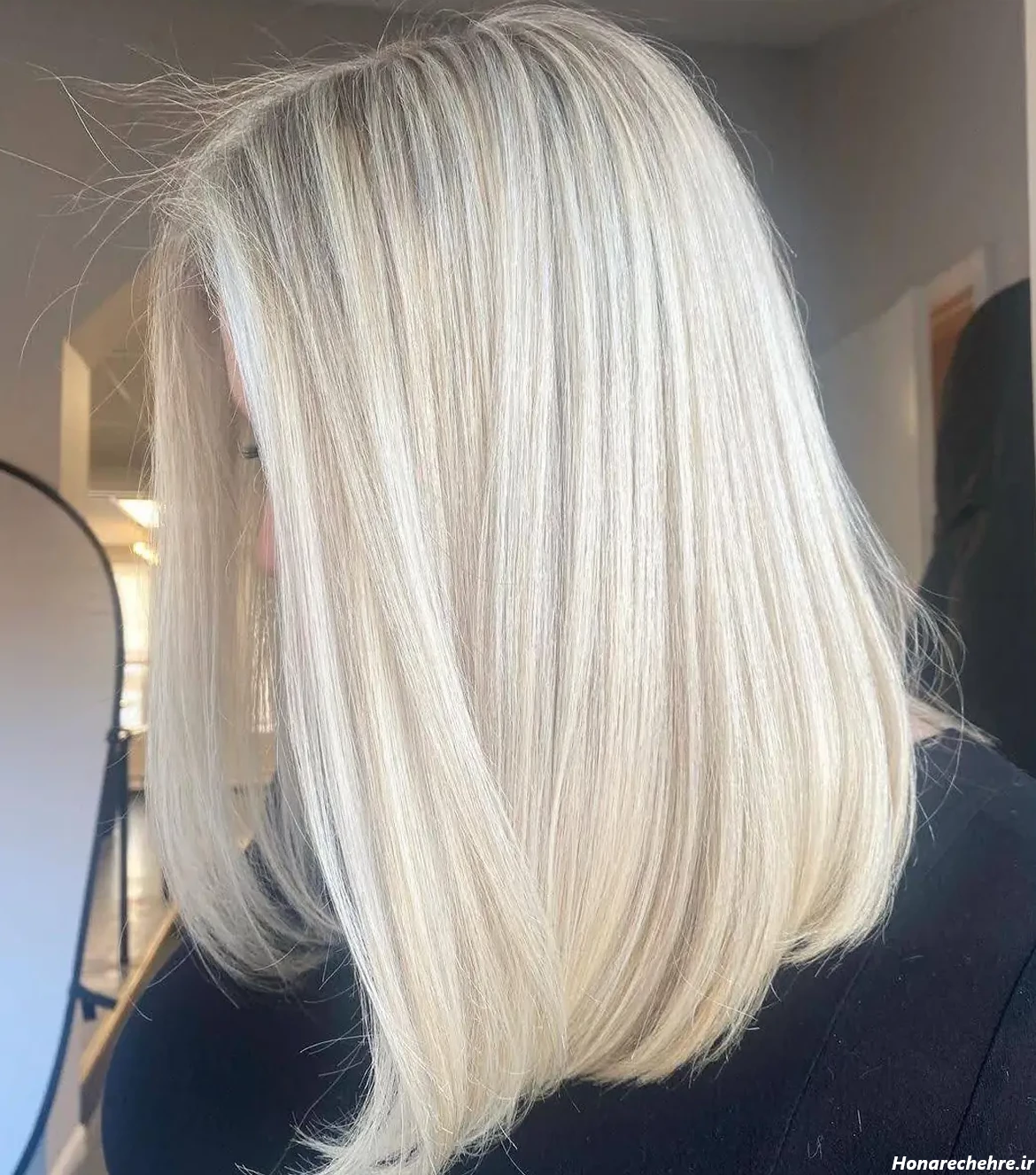 عکس دختر مو بلوند از پشت