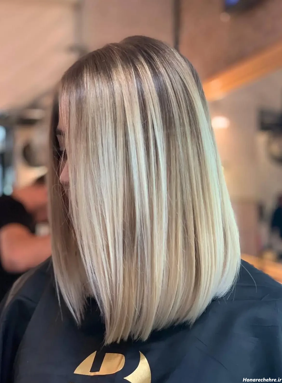 عکس دختر مو بلوند از پشت