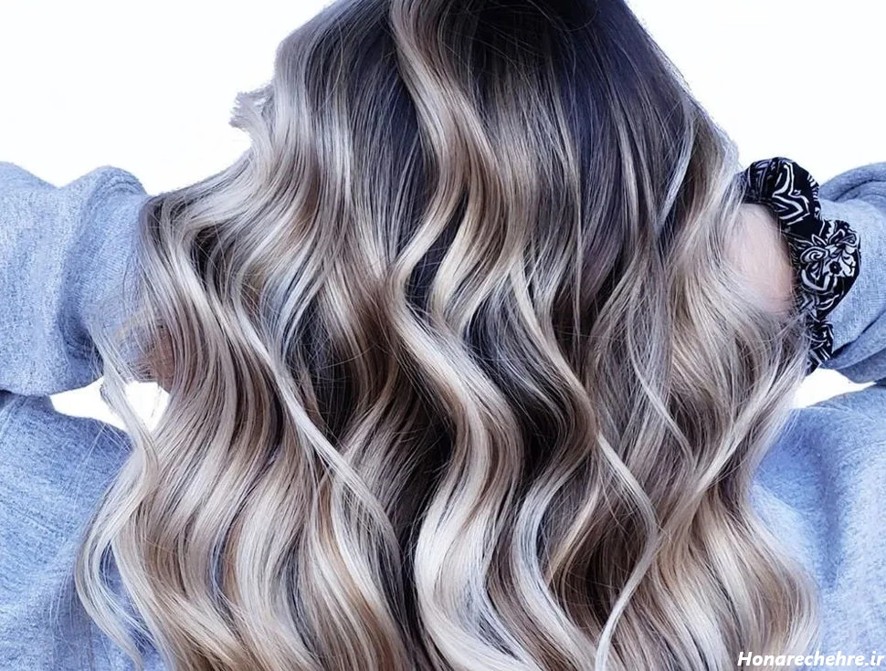 عکس دختر مو بلوند از پشت