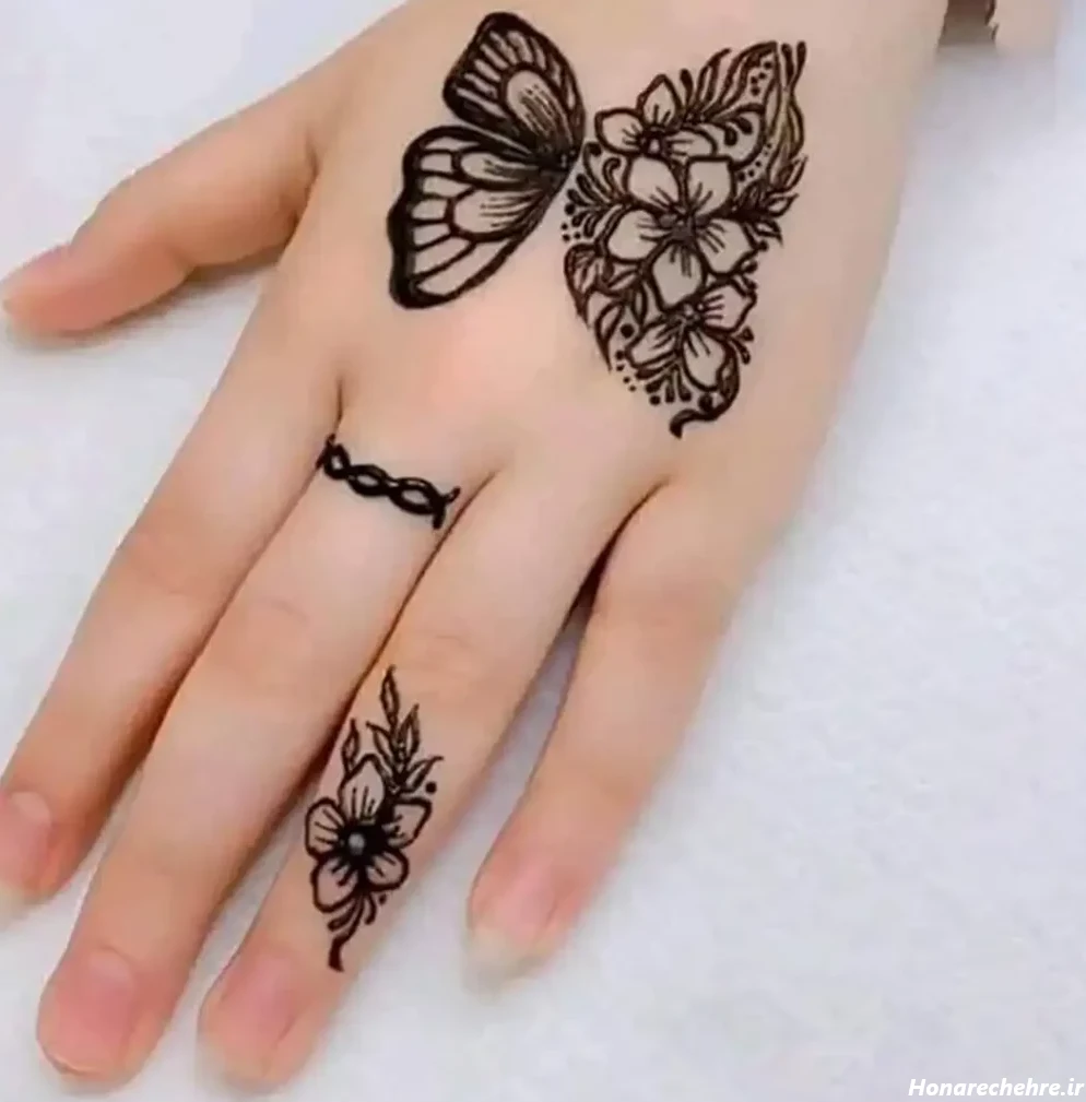 طرح حنا روی پا ساده و شیک