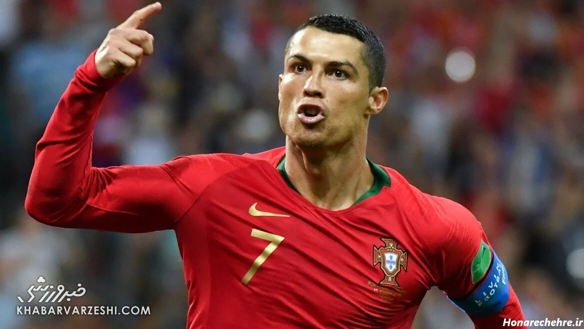 عکس رونالدو با جام عربستان