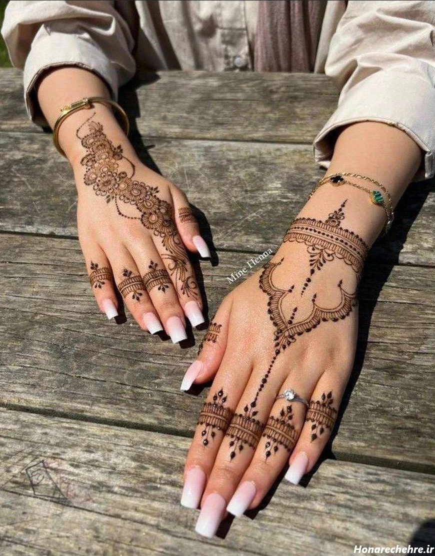 طرح حنا روی پا ساده و شیک