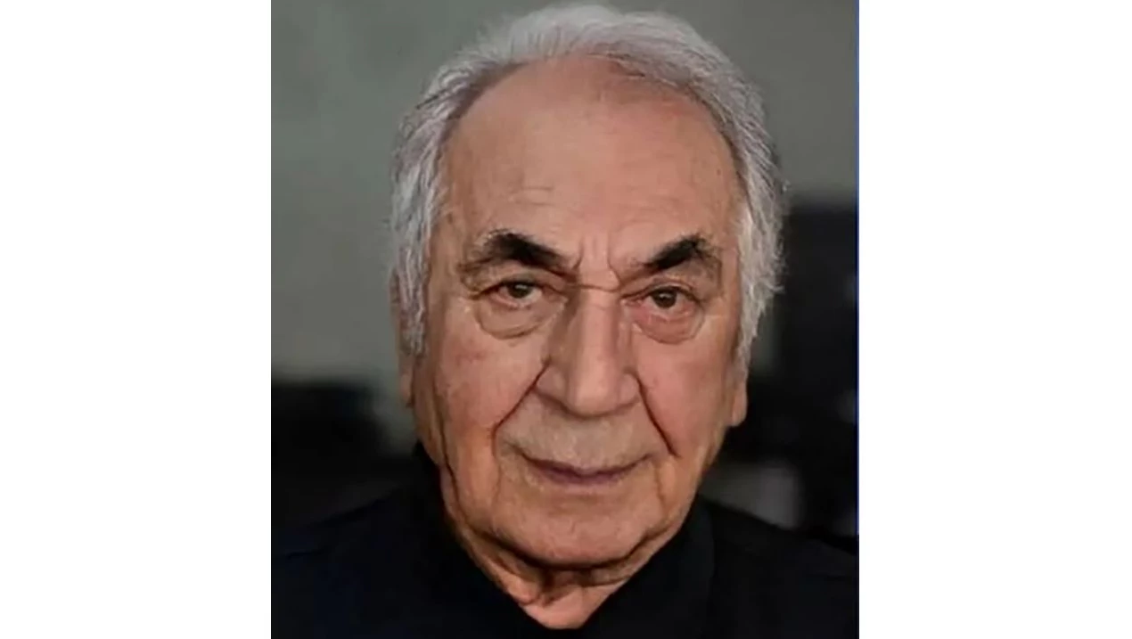 عکس پیر مرد با عصا