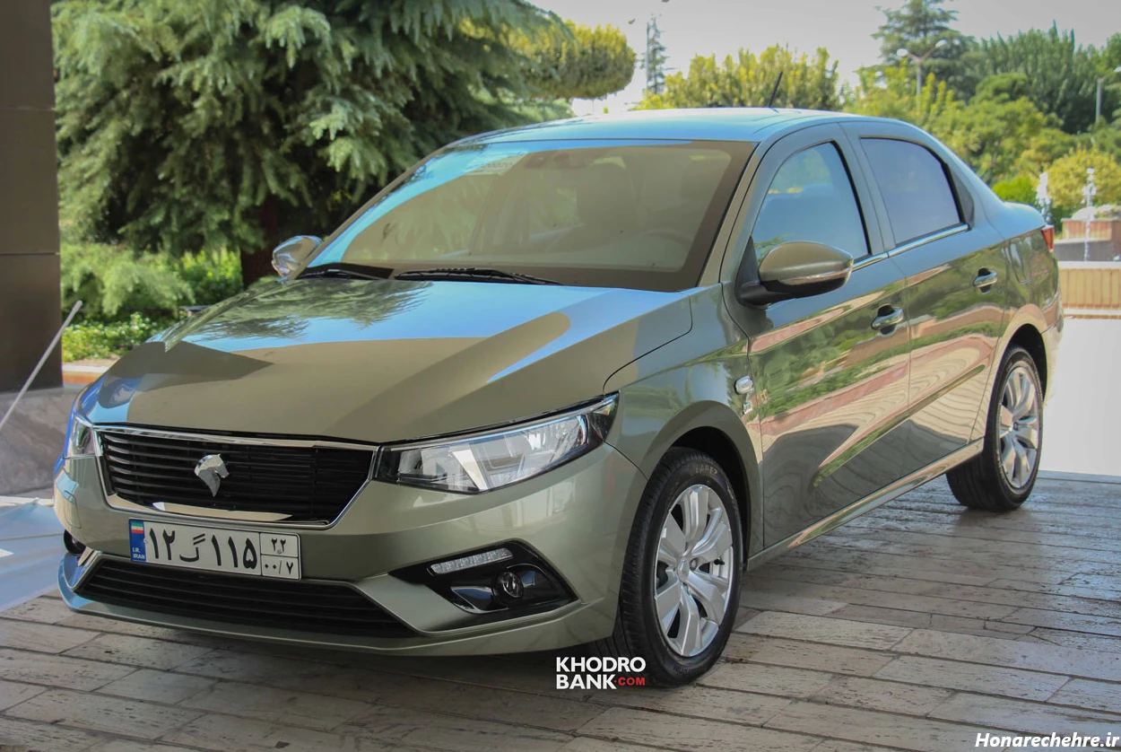 تارا خاکستری و نقره ای