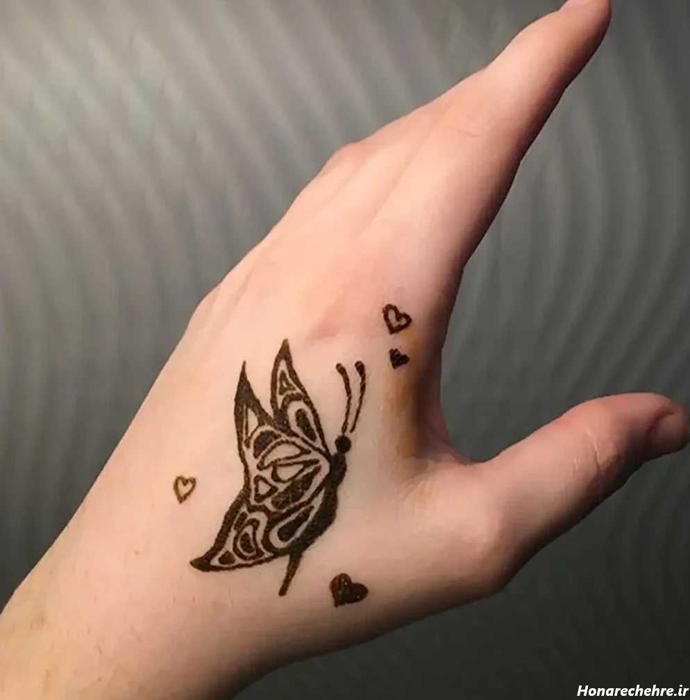 طرح حنا روی پا ساده و شیک