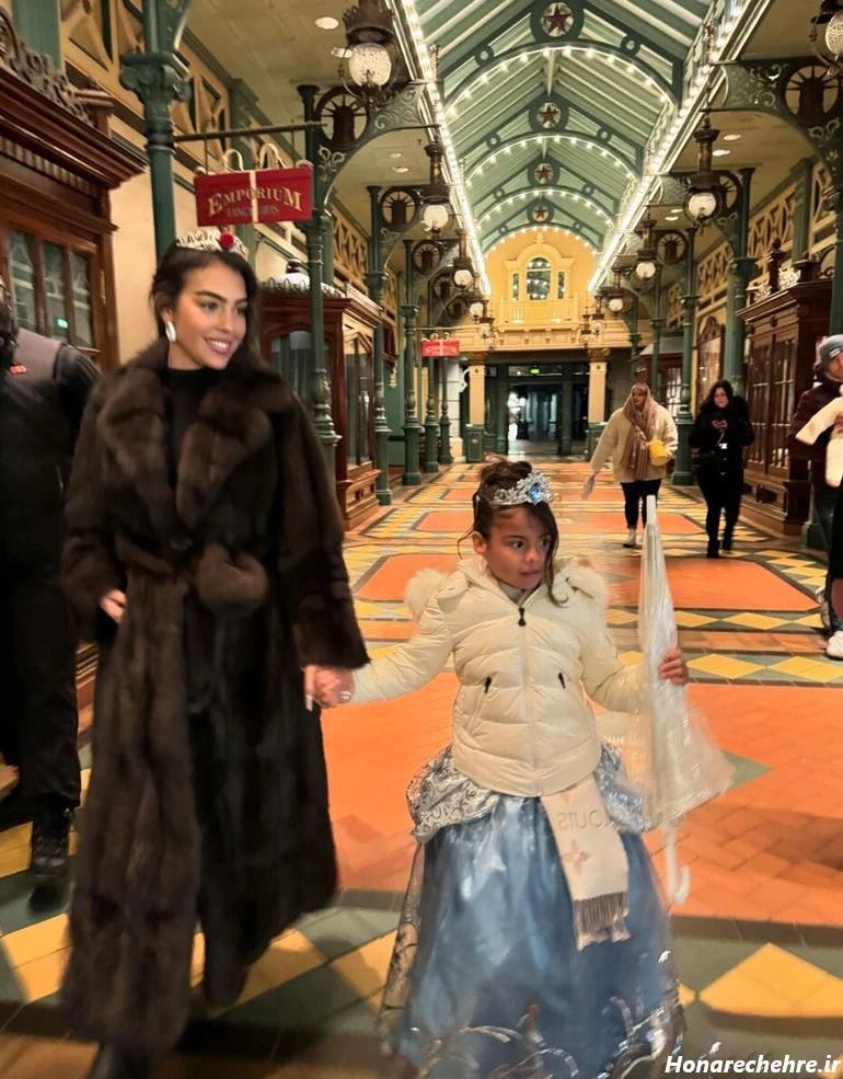 عکس رونالدو و همسرش در تخت خواب