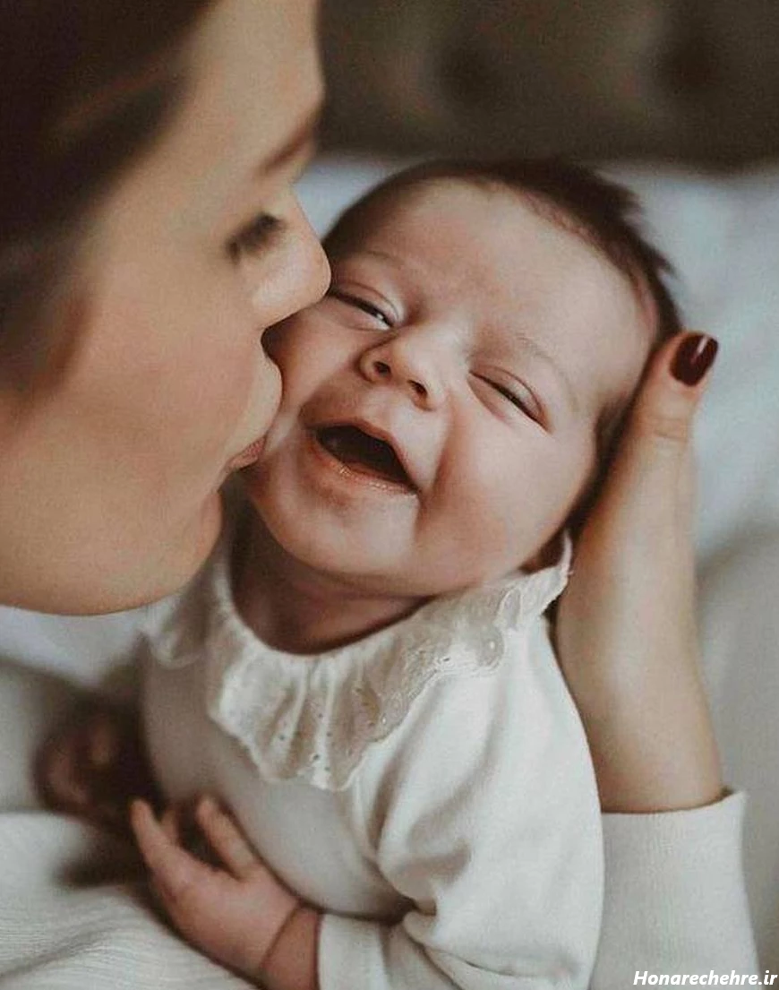 عکس دختر بچه چشم آبی