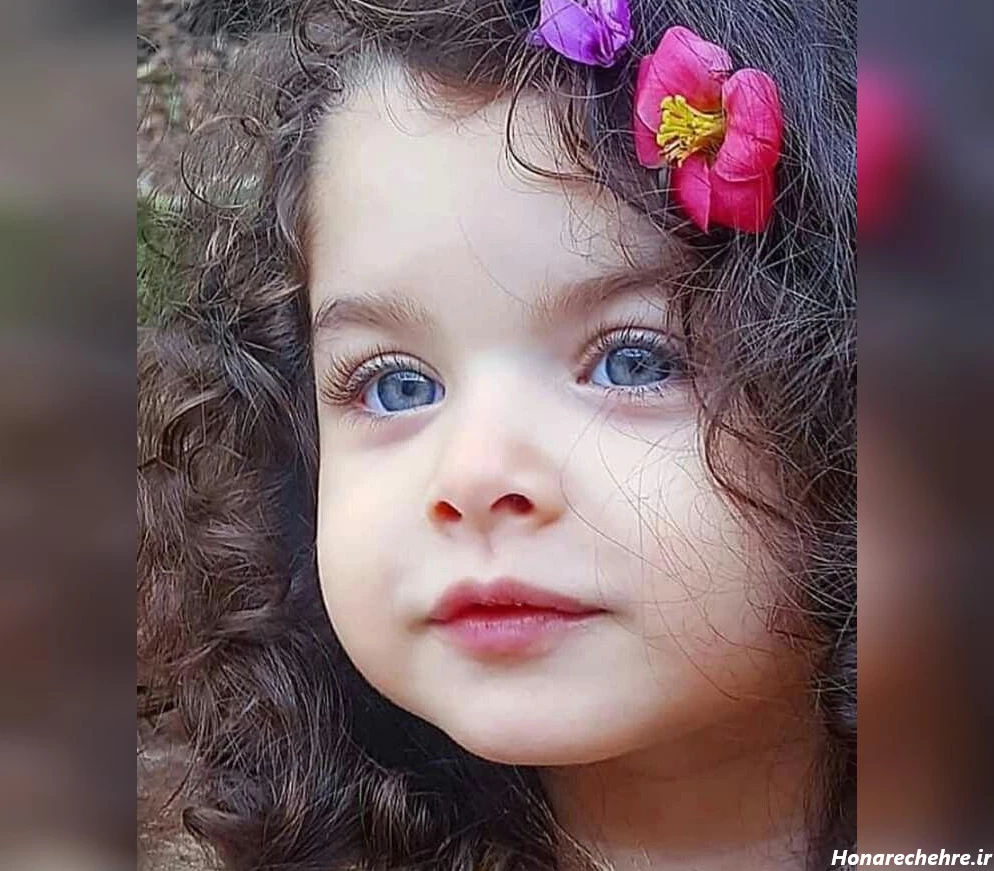 عکس دختر بچه چشم آبی