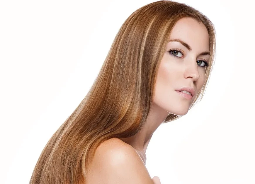 عکس دختر مو بلوند از پشت