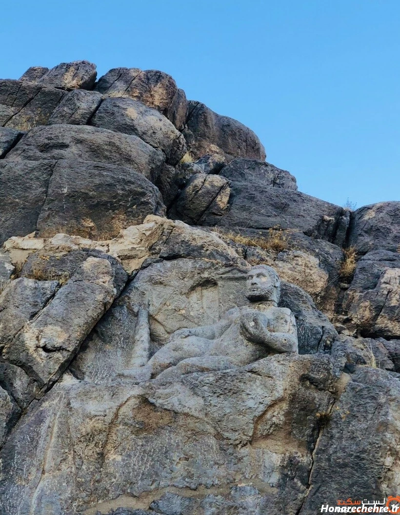 عکس کوه بیستون شبیه زن