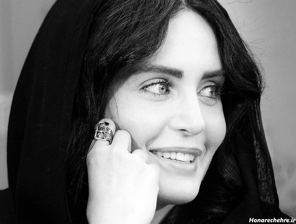 عکس دختر ایرانی ساده تو خونه