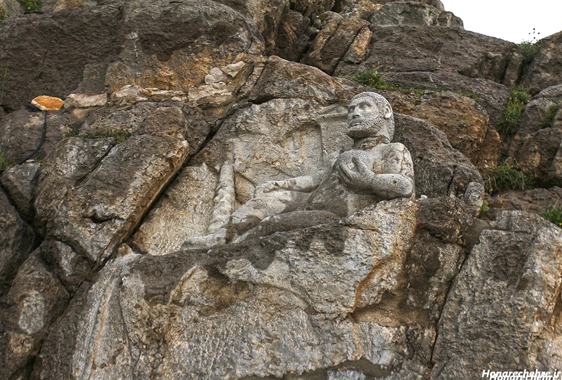 داستان کوه شیرین خفته