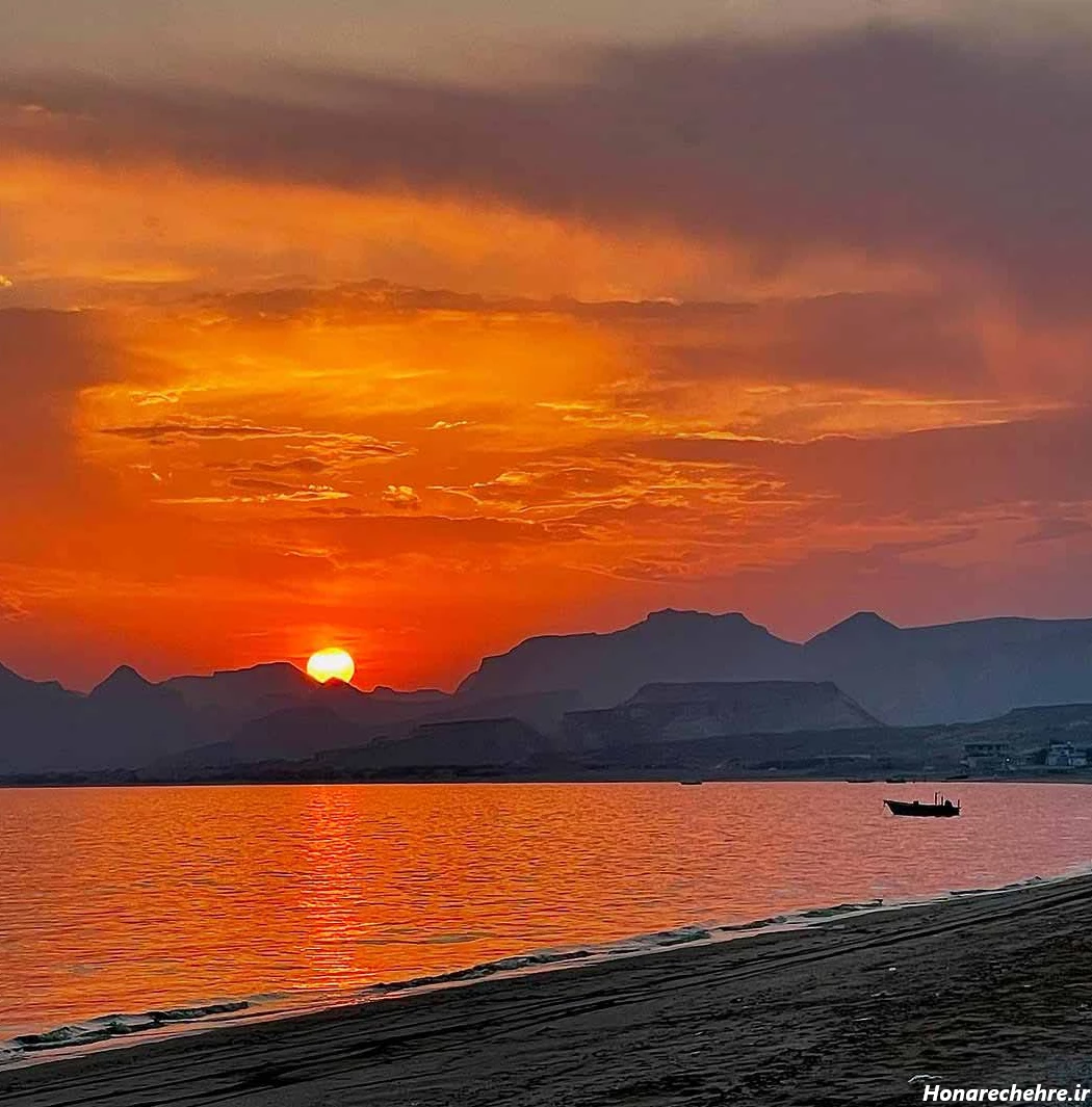 عکس قشم در شب