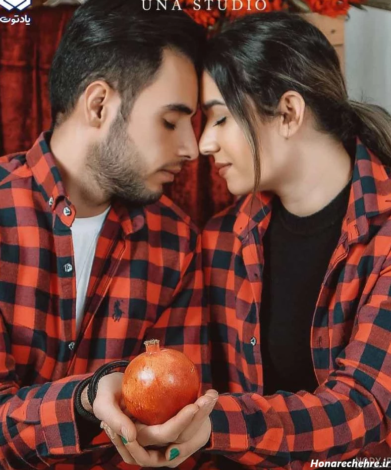 ژست عکس یلدایی دخترانه